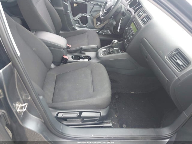 3VW2K7AJ0FM400324 Volkswagen Jetta 2.0l S