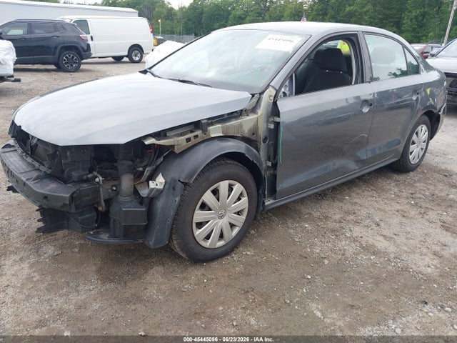 3VW2K7AJ0FM400324 Volkswagen Jetta 2.0l S