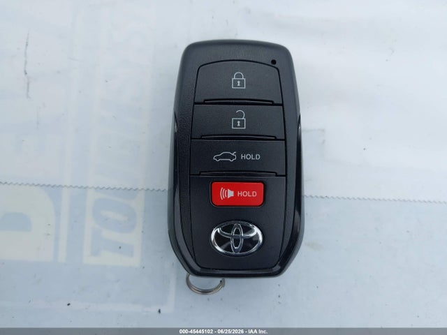 Toyota CAMRY XLE 2026 4T1DBADK2TU554968 Image 11