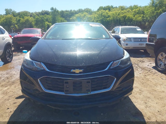 45445130 :رقم المزاد ، 3G1BE6SMXJS630611 vin ، 2018 Chevrolet Cruze Lt Auto مزاد بيع