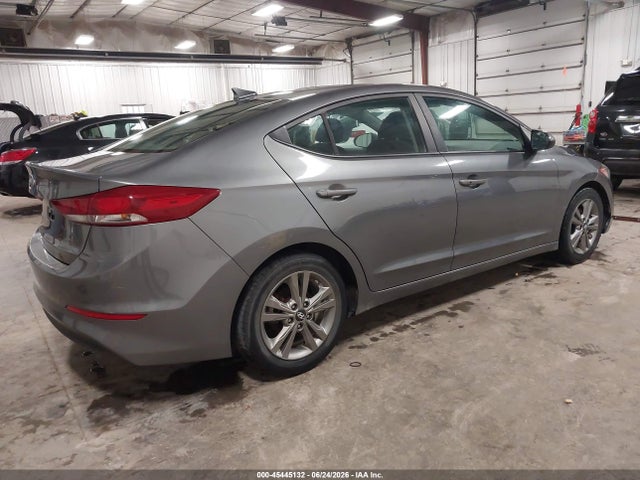 2018 Hyundai Elantra Value Edition მანქანა იყიდება აუქციონზე, vin: 5NPD84LFXJH378705, აუქციონის ნომერი: 45445132