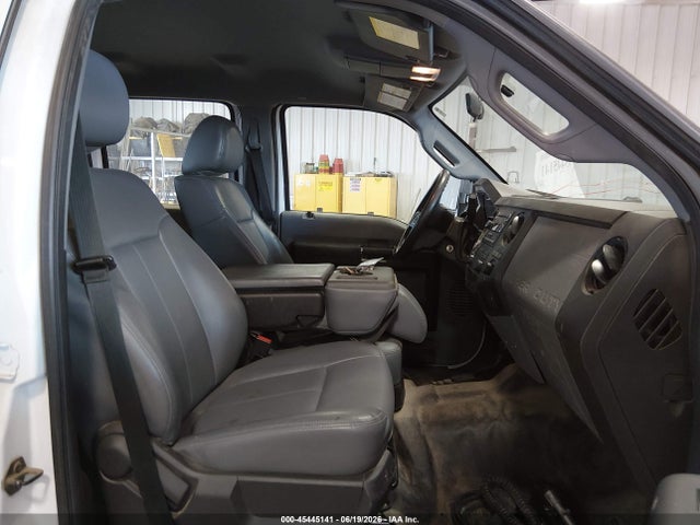 45445141 :رقم المزاد ، 1FD0W5HTXFEA71840 vin ، 2015 Ford F-550 Chassis Lariat/xl/xlt مزاد بيع