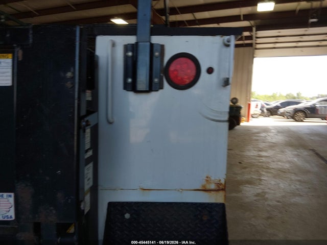 45445141 :رقم المزاد ، 1FD0W5HTXFEA71840 vin ، 2015 Ford F-550 Chassis Lariat/xl/xlt مزاد بيع