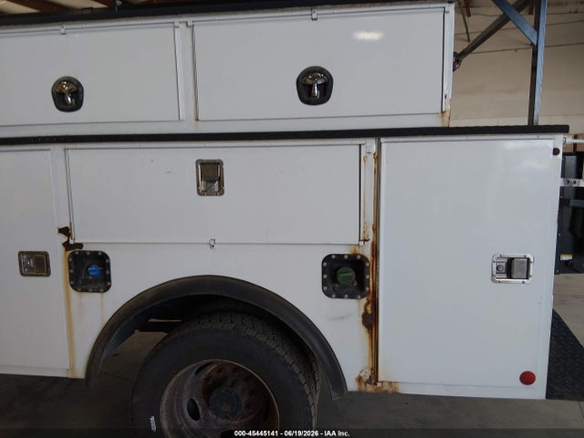 45445141 :رقم المزاد ، 1FD0W5HTXFEA71840 vin ، 2015 Ford F-550 Chassis Lariat/xl/xlt مزاد بيع