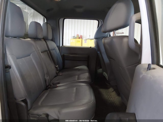 45445141 :رقم المزاد ، 1FD0W5HTXFEA71840 vin ، 2015 Ford F-550 Chassis Lariat/xl/xlt مزاد بيع