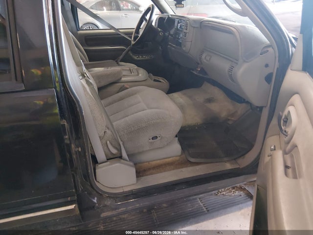 45445257 :رقم المزاد ، 1GNEC13R8WR110352 vin ، 1998 Chevrolet Tahoe Ls مزاد بيع