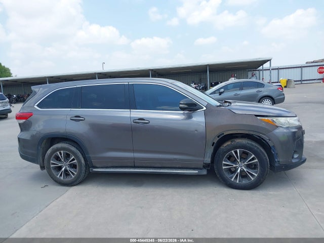 45445345 :رقم المزاد ، 5TDZARFH4JS035998 vin ، 2018 Toyota Highlander Le مزاد بيع