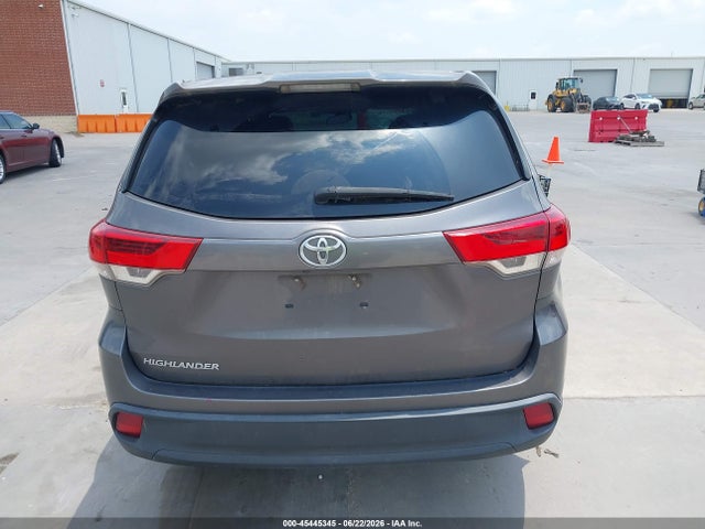 45445345 :رقم المزاد ، 5TDZARFH4JS035998 vin ، 2018 Toyota Highlander Le مزاد بيع