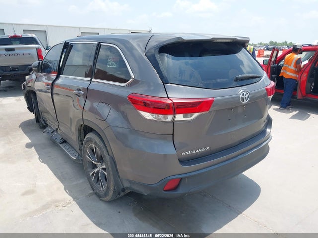 45445345 :رقم المزاد ، 5TDZARFH4JS035998 vin ، 2018 Toyota Highlander Le مزاد بيع