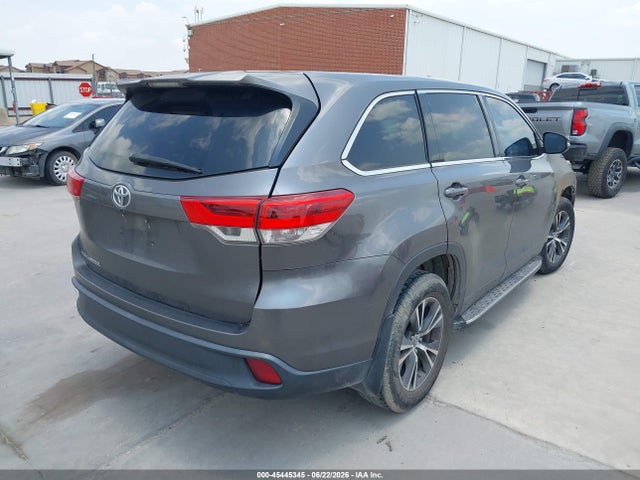 45445345 :رقم المزاد ، 5TDZARFH4JS035998 vin ، 2018 Toyota Highlander Le مزاد بيع