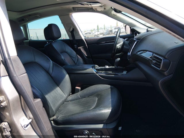 Продажа на аукционе авто 2017 Maserati Levante, vin: ZN661XUA0HX207170, номер лота: 45445420