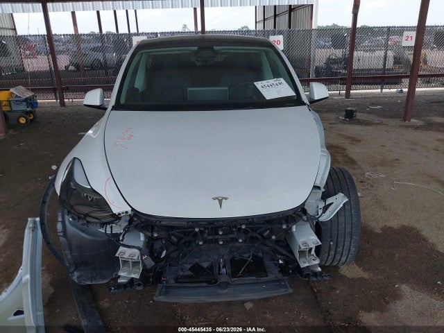 Продаж на аукціоні авто 2024 Tesla Model Y Long Range Dual Motor All-wheel Drive, vin: 7SAYGDEE7RA289869, номер лоту: 45445435
