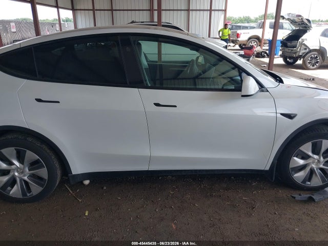 Продаж на аукціоні авто 2024 Tesla Model Y Long Range Dual Motor All-wheel Drive, vin: 7SAYGDEE7RA289869, номер лоту: 45445435