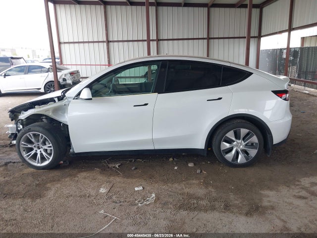 Продаж на аукціоні авто 2024 Tesla Model Y Long Range Dual Motor All-wheel Drive, vin: 7SAYGDEE7RA289869, номер лоту: 45445435