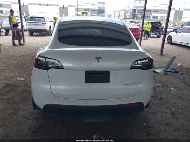 Продаж на аукціоні авто 2024 Tesla Model Y Long Range Dual Motor All-wheel Drive, vin: 7SAYGDEE7RA289869, номер лоту: 45445435