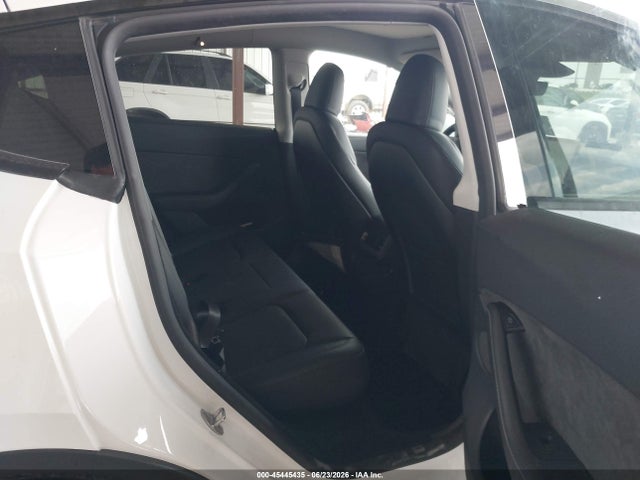 Продаж на аукціоні авто 2024 Tesla Model Y Long Range Dual Motor All-wheel Drive, vin: 7SAYGDEE7RA289869, номер лоту: 45445435