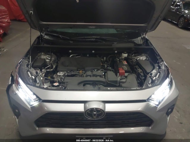 2T3A1RFV1NC300899 Toyota Rav4 Xle Premium