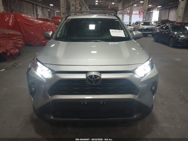 2T3A1RFV1NC300899 Toyota Rav4 Xle Premium