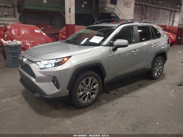 2T3A1RFV1NC300899 Toyota Rav4 Xle Premium