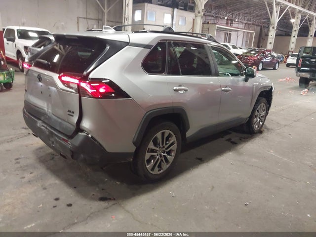 2T3A1RFV1NC300899 Toyota Rav4 Xle Premium