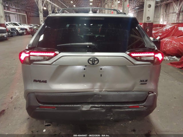2T3A1RFV1NC300899 Toyota Rav4 Xle Premium