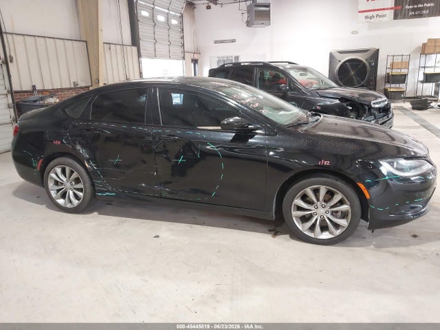 45445519 :رقم المزاد ، 1C3CCCBB0FN542526 vin ، 2015 Chrysler 200 S مزاد بيع