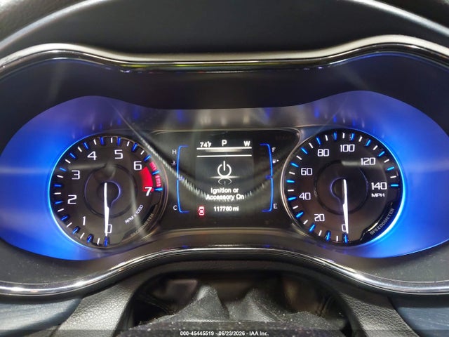 45445519 :رقم المزاد ، 1C3CCCBB0FN542526 vin ، 2015 Chrysler 200 S مزاد بيع