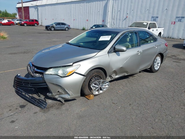 Toyota CAMRY LE 2015 4T4BF1FK3FR474288 Image 2