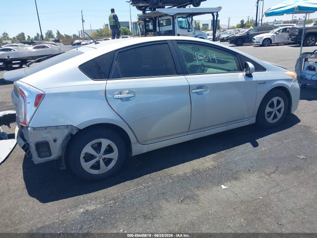 Toyota Prius Two 2014 JTDKN3DU7E0394404 Image 14
