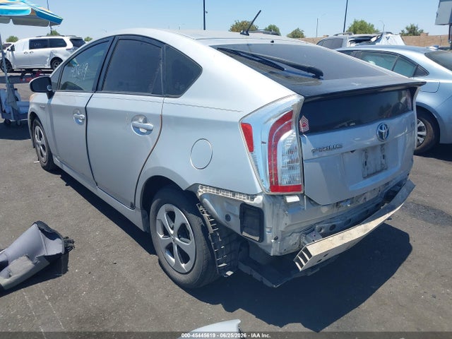 Toyota Prius Two 2014 JTDKN3DU7E0394404 Image 3