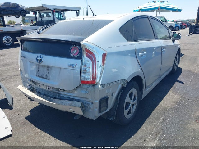 Toyota Prius Two 2014 JTDKN3DU7E0394404 Image 4