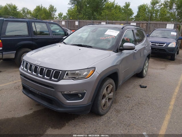 45445713 :رقم المزاد ، 3C4NJDBB2JT142279 vin ، 2018 Jeep Compass Latitude 4x4 مزاد بيع