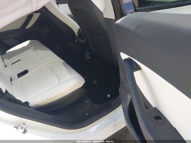 45445737 :رقم المزاد ، 7SAYGAEE9NF427892 vin ، 2022 Tesla Model Y Long Range Dual Motor All-wheel Drive مزاد بيع