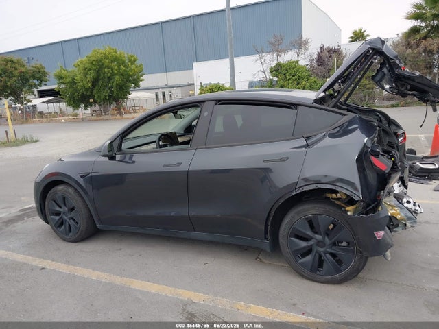 Продажа на аукционе авто 2024 Tesla Model Y Long Range Dual Motor All-wheel Drive, vin: 7SAYGDEE2RF159825, номер лота: 45445765