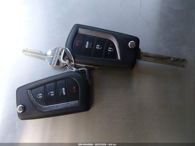 4T1B11HK5JU501084 Toyota CAMRY SE