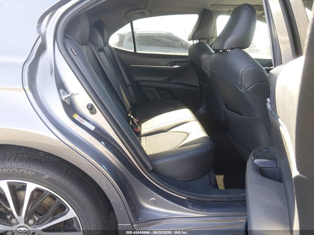 4T1B11HK5JU501084 Toyota CAMRY SE
