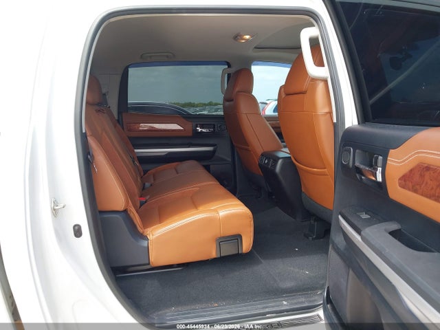 5TFAW5F19EX368207 Toyota Tundra 1794 5.7l V8