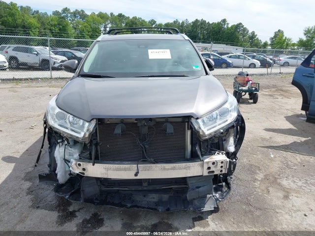 5TDJZRFH9JS818725 Toyota Highlander Xle