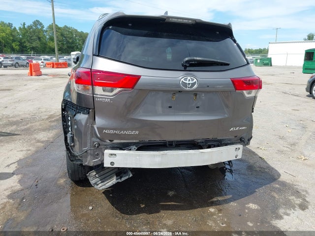 Toyota Highlander Xle 2018 5TDJZRFH9JS818725 Image 17