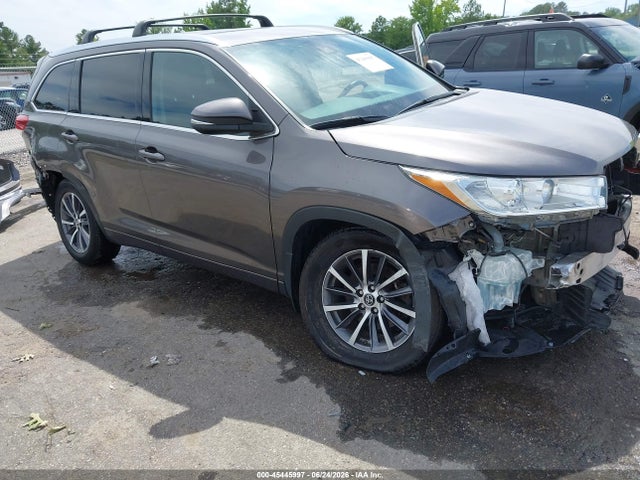 Toyota Highlander Xle 2018 5TDJZRFH9JS818725 Image 6