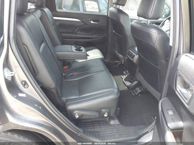 5TDJZRFH9JS818725 Toyota Highlander Xle