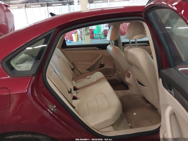 2015 Volkswagen Passat 1.8t Wolfsburg Edition მანქანა იყიდება აუქციონზე, vin: 1VWAT7A3XFC072583, აუქციონის ნომერი: 45446011