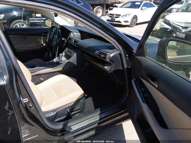 Lexus IS 300 2020 JTHAA1D21L5109110 Image 5