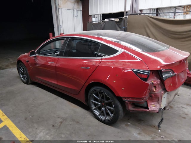 45446105 :رقم المزاد ، 5YJ3E1EA8JF034115 vin ، 2018 Tesla Model 3 Long Range/mid Range مزاد بيع