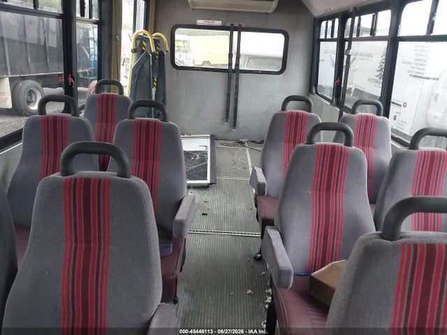 45446113 :رقم المزاد ، 1FDXE45S3YHB54051 vin ، 2000 Ford E-450 Cutaway Standard مزاد بيع