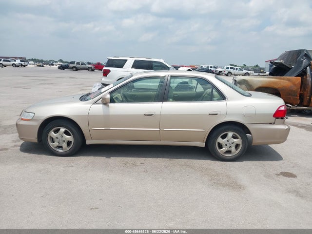 45446126 :رقم المزاد ، JHMCG6671YC015034 vin ، 2000 Honda Accord 2.3 Ex مزاد بيع