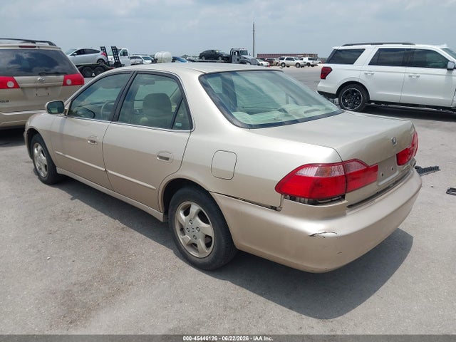 45446126 :رقم المزاد ، JHMCG6671YC015034 vin ، 2000 Honda Accord 2.3 Ex مزاد بيع