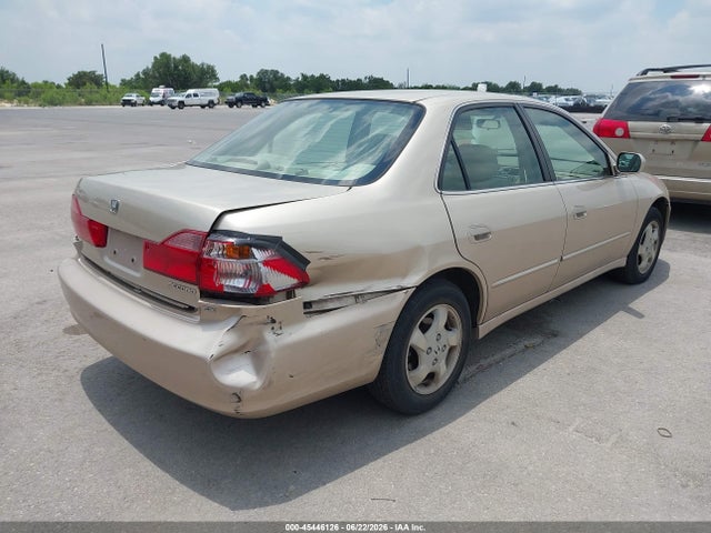 45446126 :رقم المزاد ، JHMCG6671YC015034 vin ، 2000 Honda Accord 2.3 Ex مزاد بيع