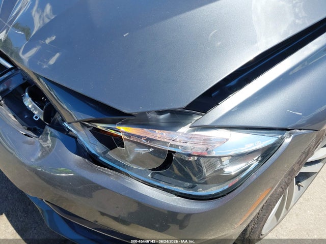 45446142 :رقم المزاد ، WBA8D9C56JA615423 vin ، 2018 Bmw 330i Xdrive مزاد بيع