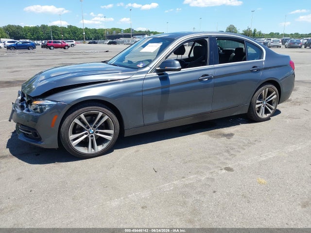 45446142 :رقم المزاد ، WBA8D9C56JA615423 vin ، 2018 Bmw 330i Xdrive مزاد بيع